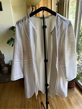 Peter Nygard White Top with Branded Neck Tape